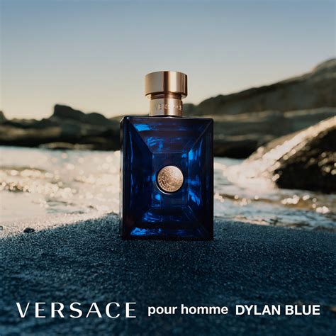 versace dylan blue grapefruit|Versace Dylan Blue.